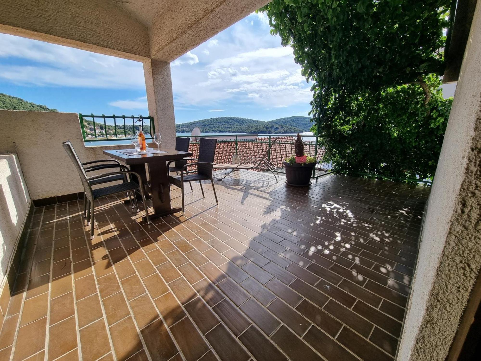 Cvita Apartmán Tisno